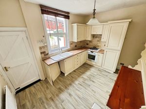 Kitchen- click for photo gallery